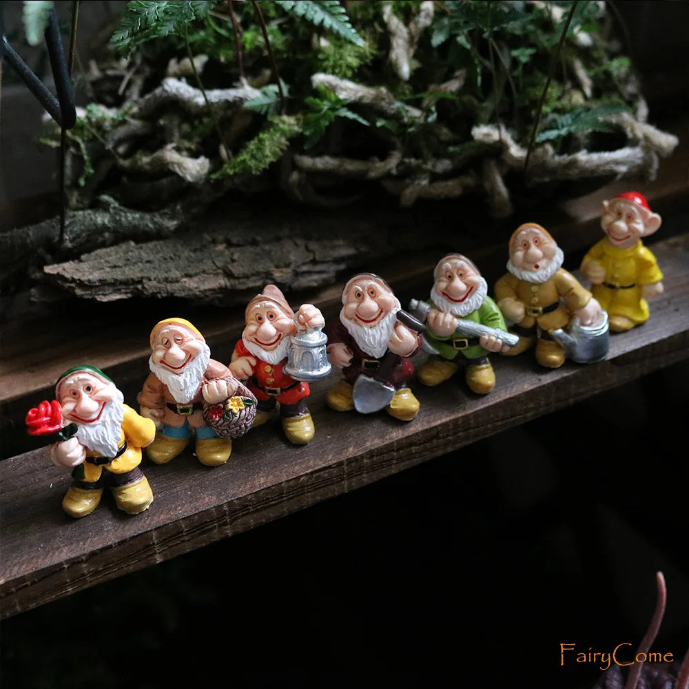 Set of 7 Miniature Fairy Garden Gnomes Dwarf Figurines Mini Resin Garden Gnomes Elf Figures Funny Bonsai Micro Statue Decoration